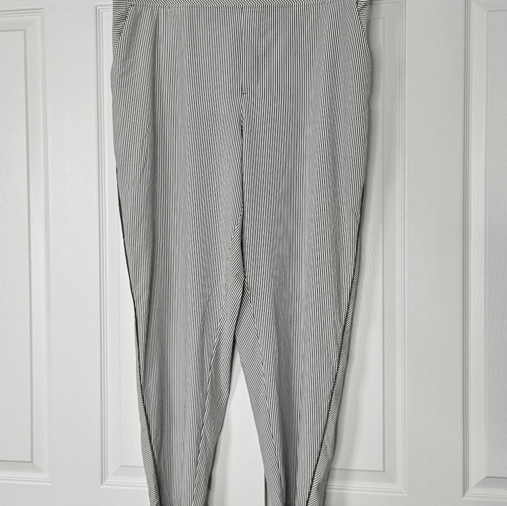 Athleta Brooklyn Textured Ankle Pant Women's Size 18 Gray White Striped